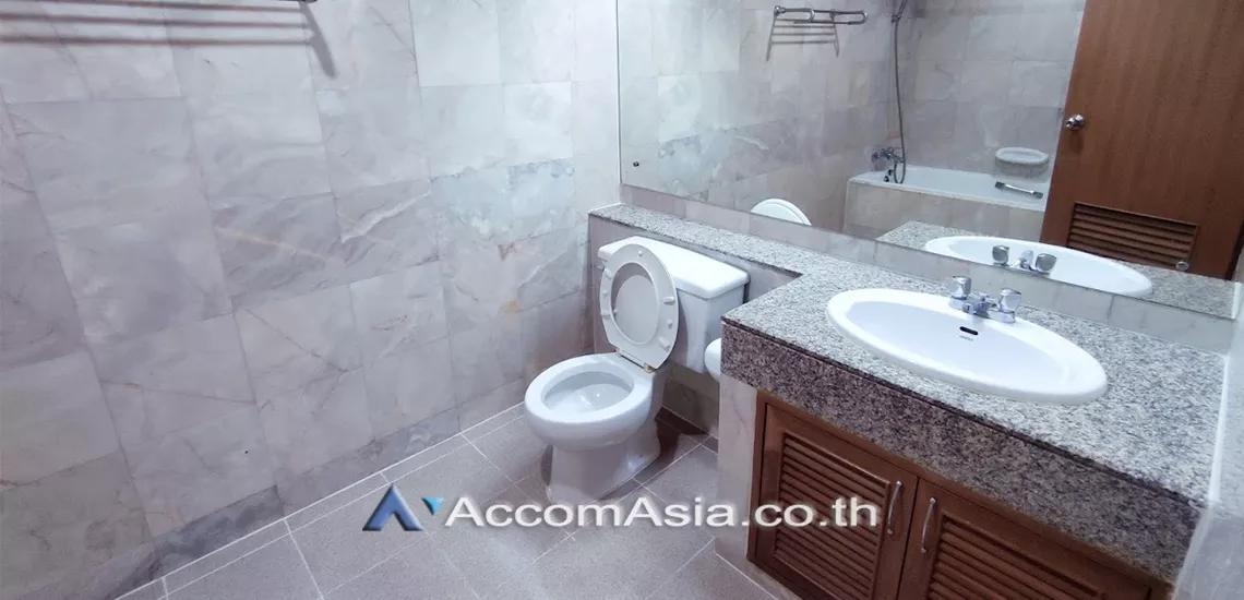 21  5 br Apartment For Rent in Sathorn ,Bangkok MRT Khlong Toei at Low rise Building AA30438