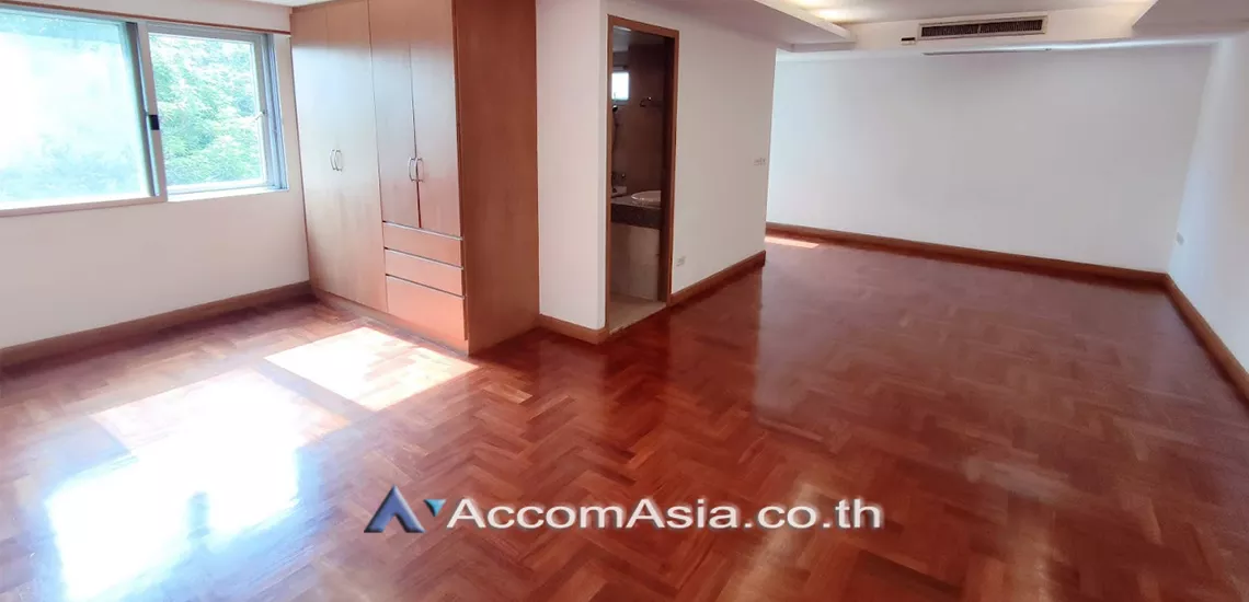 10  5 br Apartment For Rent in Sathorn ,Bangkok MRT Khlong Toei at Low rise Building AA30438