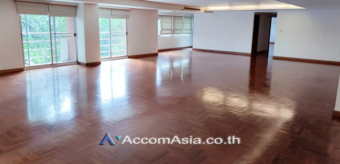  Low rise Building Apartment  5 Bedroom for Rent MRT Khlong Toei in Sathorn Bangkok