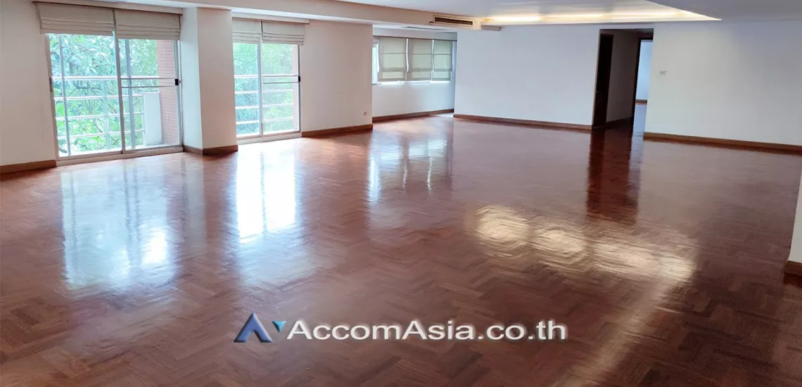  2  5 br Apartment For Rent in Sathorn ,Bangkok MRT Khlong Toei at Low rise Building AA30438