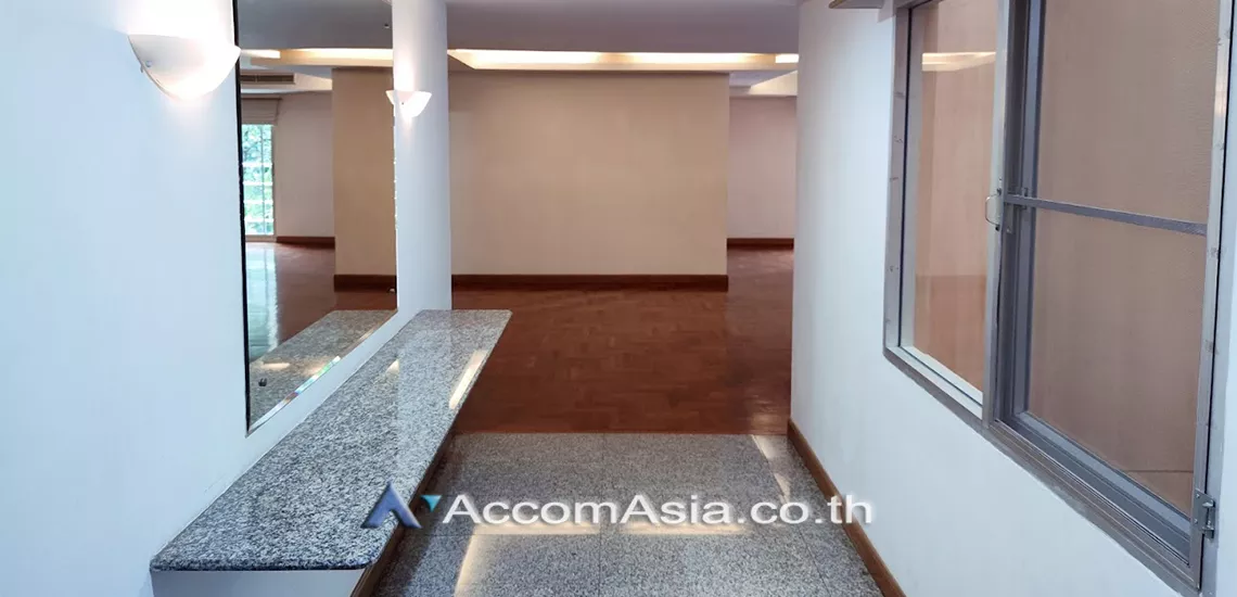 15  5 br Apartment For Rent in Sathorn ,Bangkok MRT Khlong Toei at Low rise Building AA30438