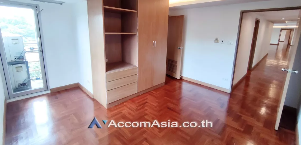 11  5 br Apartment For Rent in Sathorn ,Bangkok MRT Khlong Toei at Low rise Building AA30438
