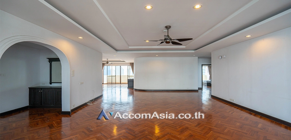 Pet friendly |  4 Bedrooms  Apartment For Rent in Sukhumvit, Bangkok  near BTS Asok - MRT Sukhumvit (AA30443)