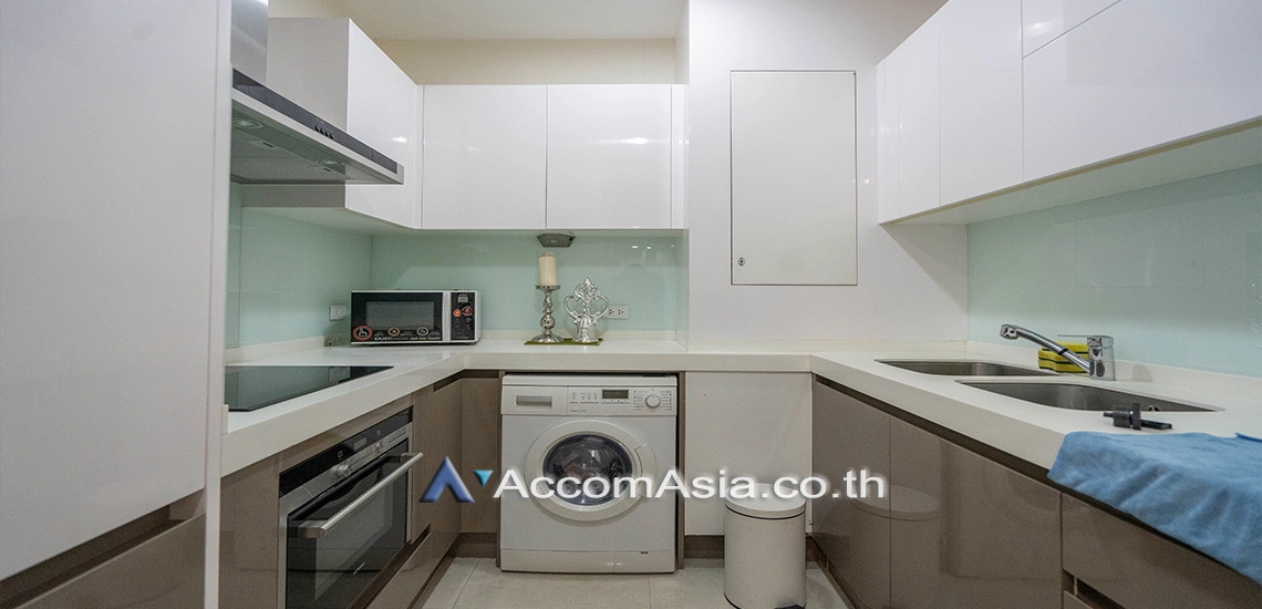 unit 2 Bedrooms  Condominium For Sale in Ploenchit, Bangkok  near BTS Chitlom (AA30444)