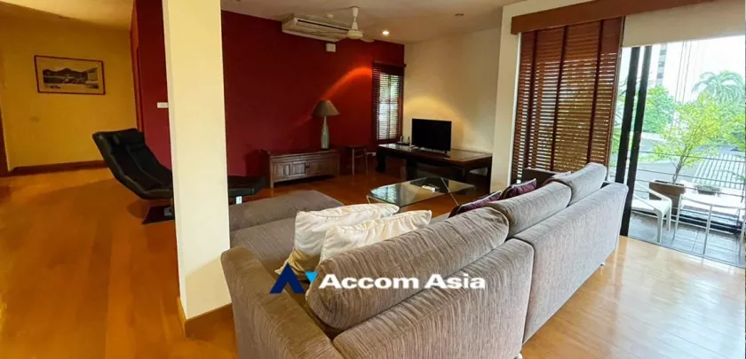  2 Bedrooms  Apartment For Rent in Phaholyothin, Bangkok  near BTS Ari (AA30445)