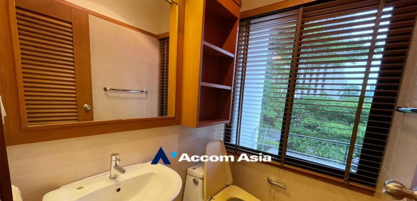 11  2 br Apartment for rent and sale in Phaholyothin ,Bangkok BTS Ari at Low-rise Apartment 750m. walk to BTS AA30445