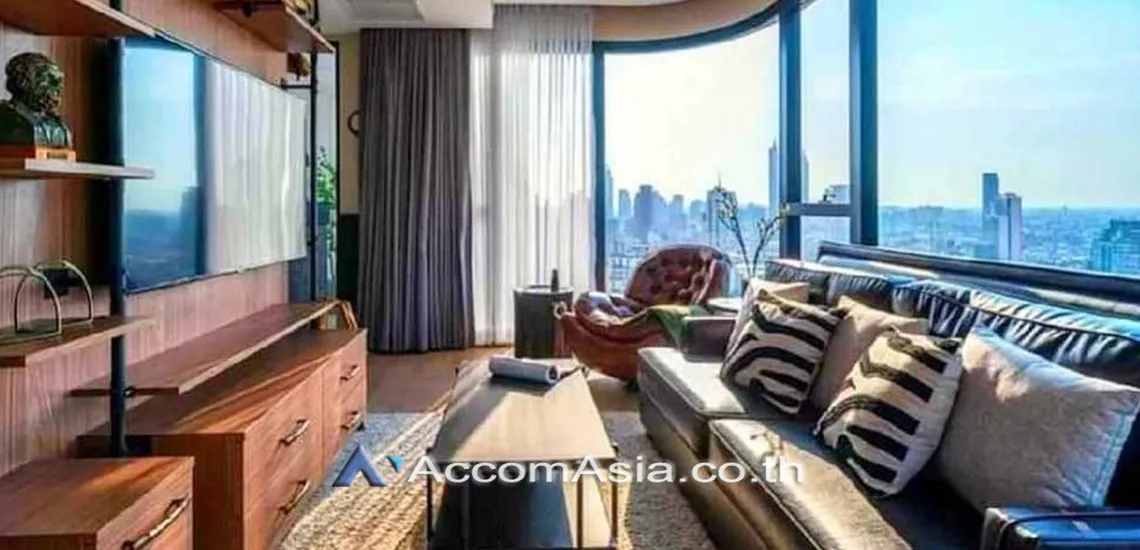  2 Bedrooms  Condominium For Rent in Silom, Bangkok  near MRT Sam Yan (AA30458)