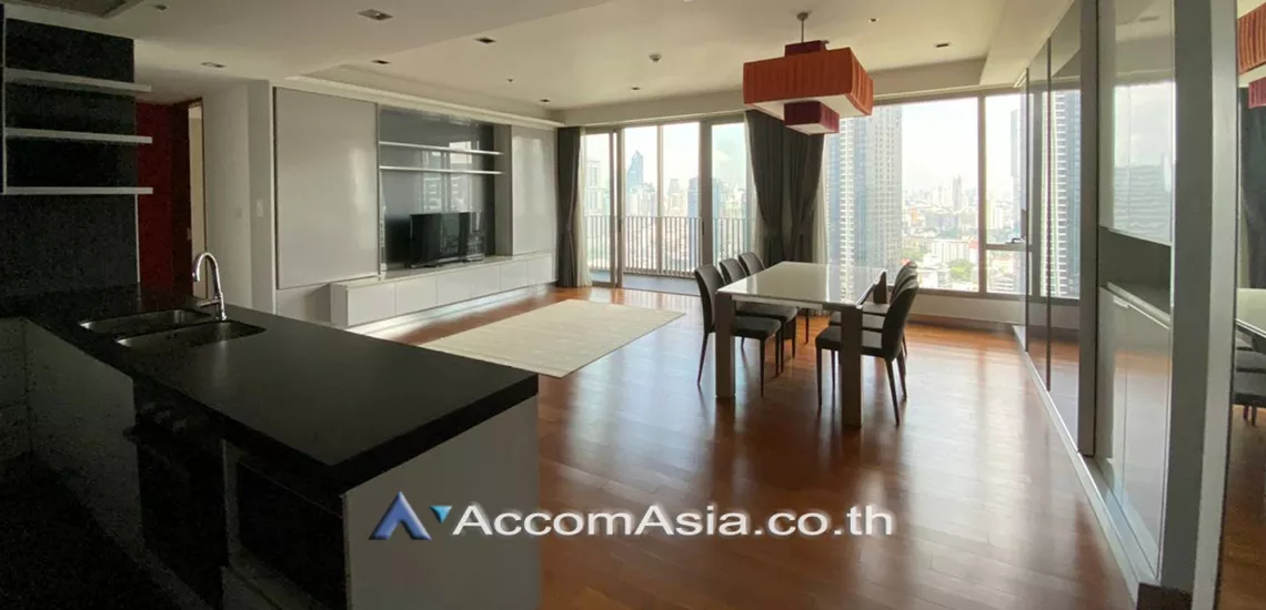 Pet friendly |  3 Bedrooms  Condominium For Rent in Sukhumvit, Bangkok  near BTS Thong Lo (AA30462)