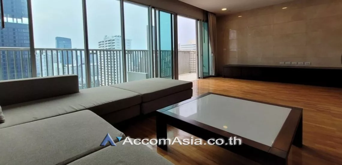 Pet friendly |  4 Bedrooms  Apartment For Rent in Sukhumvit, Bangkok  near BTS Asok - MRT Sukhumvit (AA30463)