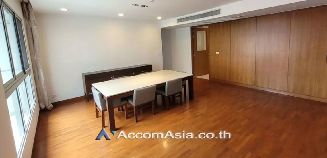 Pet friendly |  3 Bedrooms  Apartment For Rent in Sukhumvit, Bangkok  near BTS Asok - MRT Sukhumvit (AA30464)