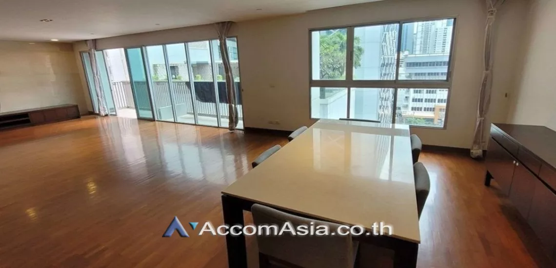 Pet friendly |  3 Bedrooms  Apartment For Rent in Sukhumvit, Bangkok  near BTS Asok - MRT Sukhumvit (AA30464)