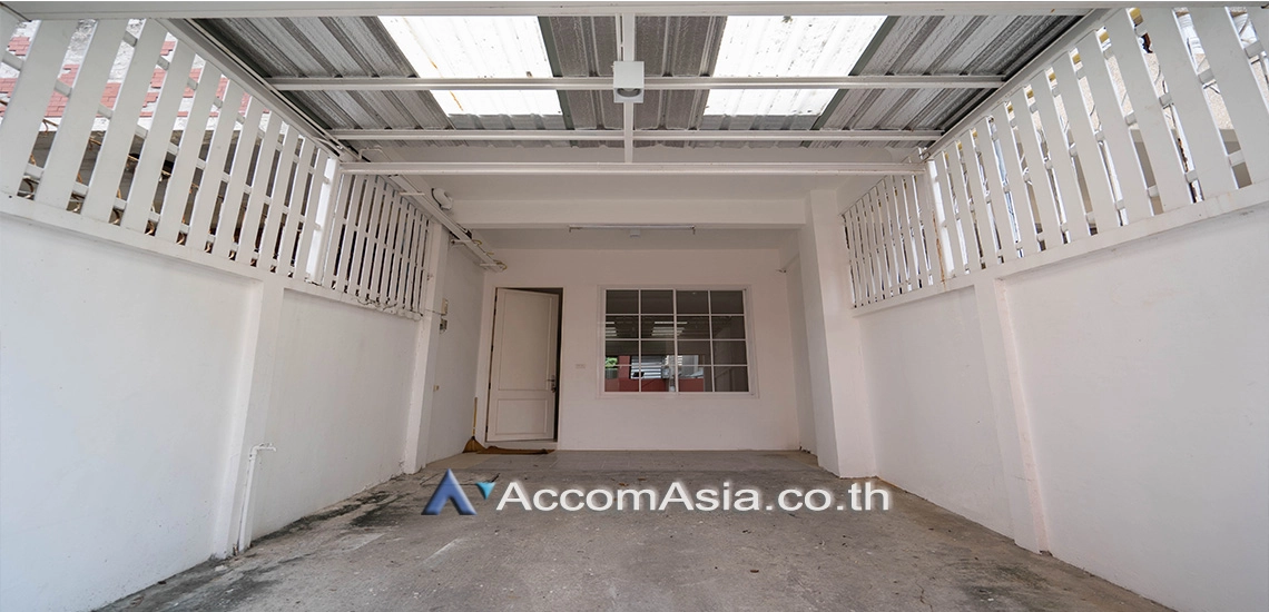 4  3 br Townhouse For Rent in Sukhumvit ,Bangkok BTS Ekkamai AA30465