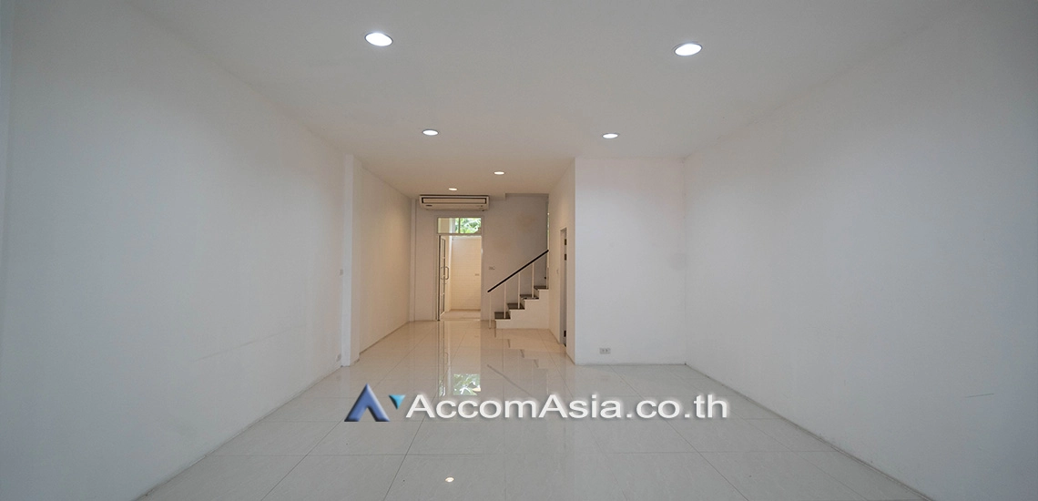10  3 br Townhouse For Rent in Sukhumvit ,Bangkok BTS Ekkamai AA30465