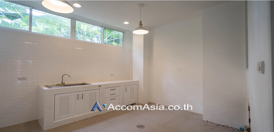 11  3 br Townhouse For Rent in Sukhumvit ,Bangkok BTS Ekkamai AA30465