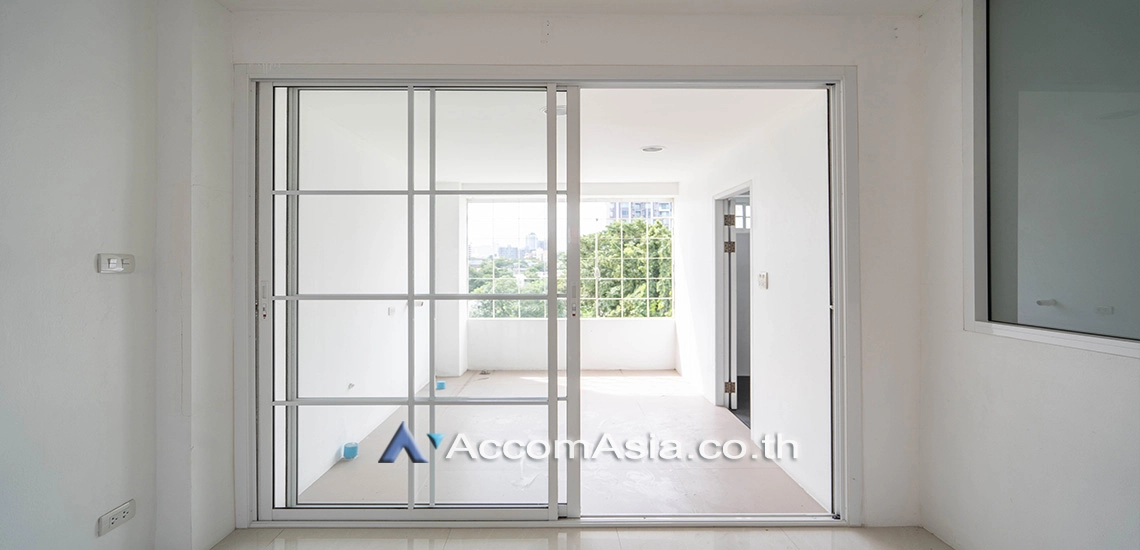 12  3 br Townhouse For Rent in Sukhumvit ,Bangkok BTS Ekkamai AA30465
