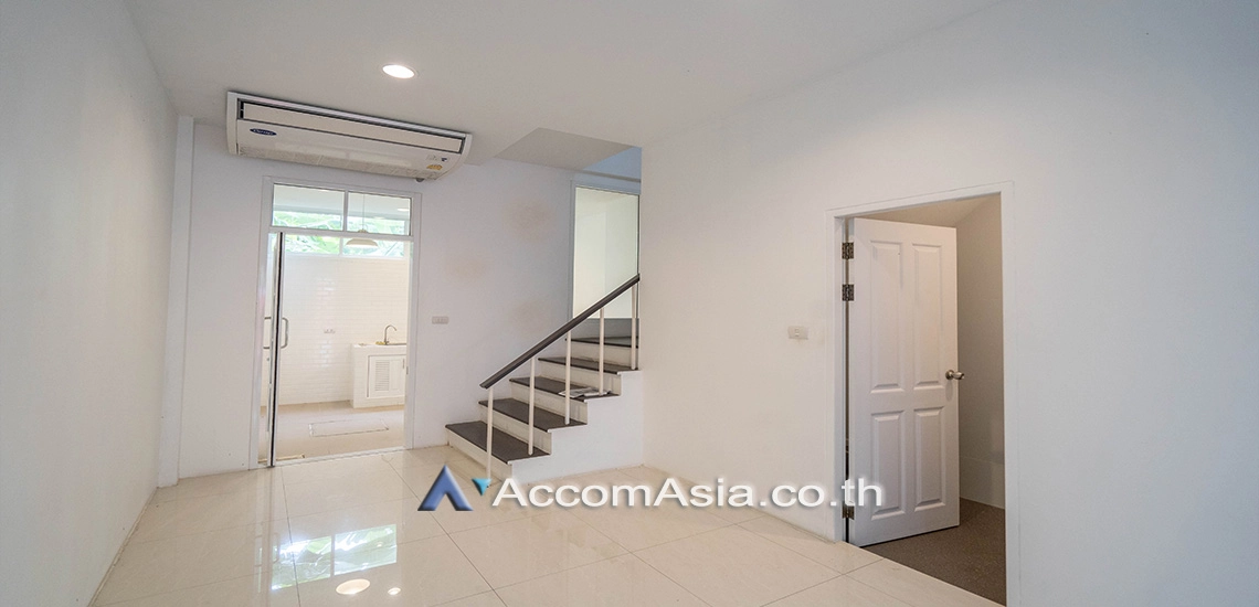 9  3 br Townhouse For Rent in Sukhumvit ,Bangkok BTS Ekkamai AA30465