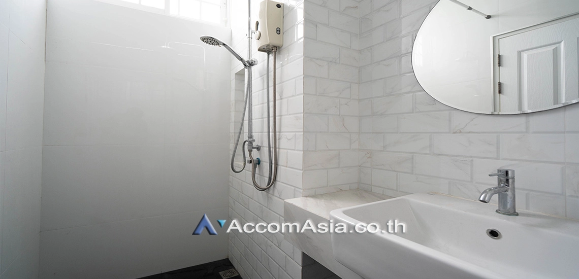 17  3 br Townhouse For Rent in Sukhumvit ,Bangkok BTS Ekkamai AA30465
