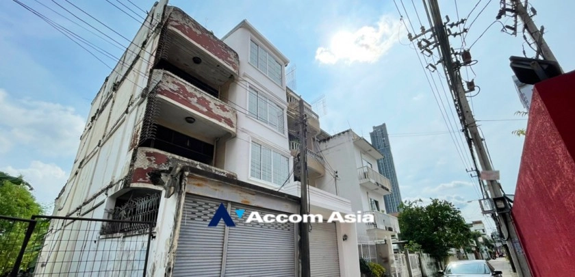  1  3 br Townhouse For Rent in Sukhumvit ,Bangkok BTS Ekkamai AA30465