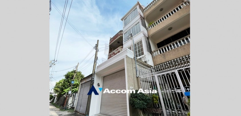 Home Office |  3 Bedrooms  Townhouse For Rent in Sukhumvit, Bangkok  near BTS Ekkamai (AA30465)