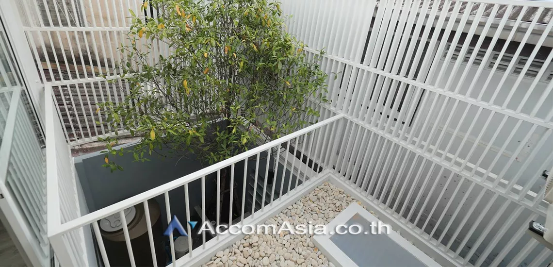 8  2 br House For Rent in Sukhumvit ,Bangkok BTS Phra khanong at Safe and local lifestyle Home AA30470