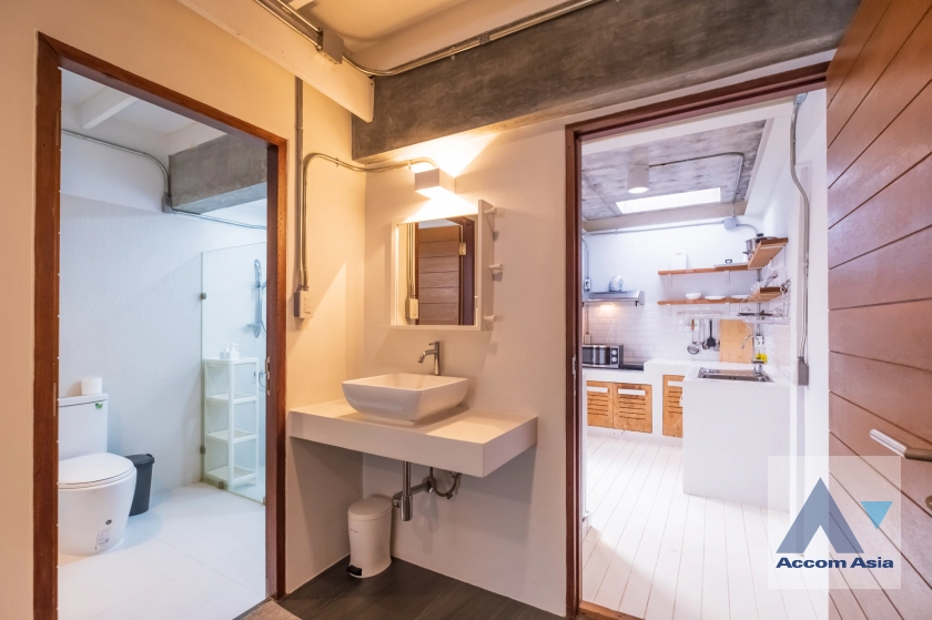 9  2 br Townhouse for rent and sale in Sukhumvit ,Bangkok BTS Phra khanong at Moo Baan Klongtan Nivet AA30470