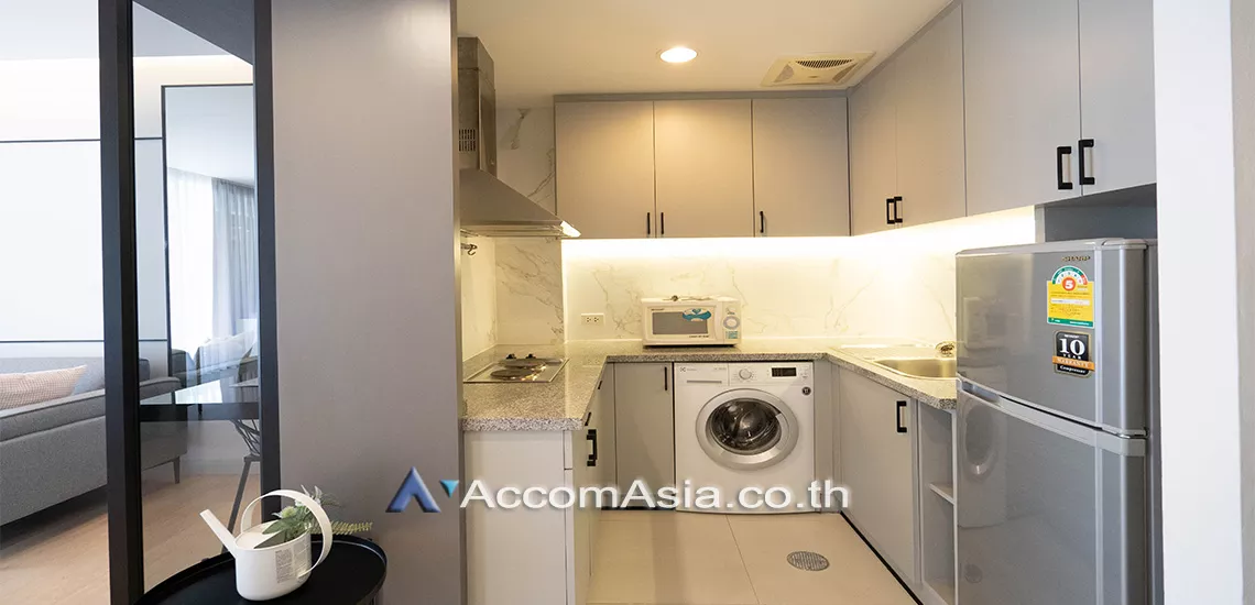 Pet friendly |  1 Bedroom  Apartment For Rent in Ploenchit, Bangkok  near BTS Ploenchit (AA30473)