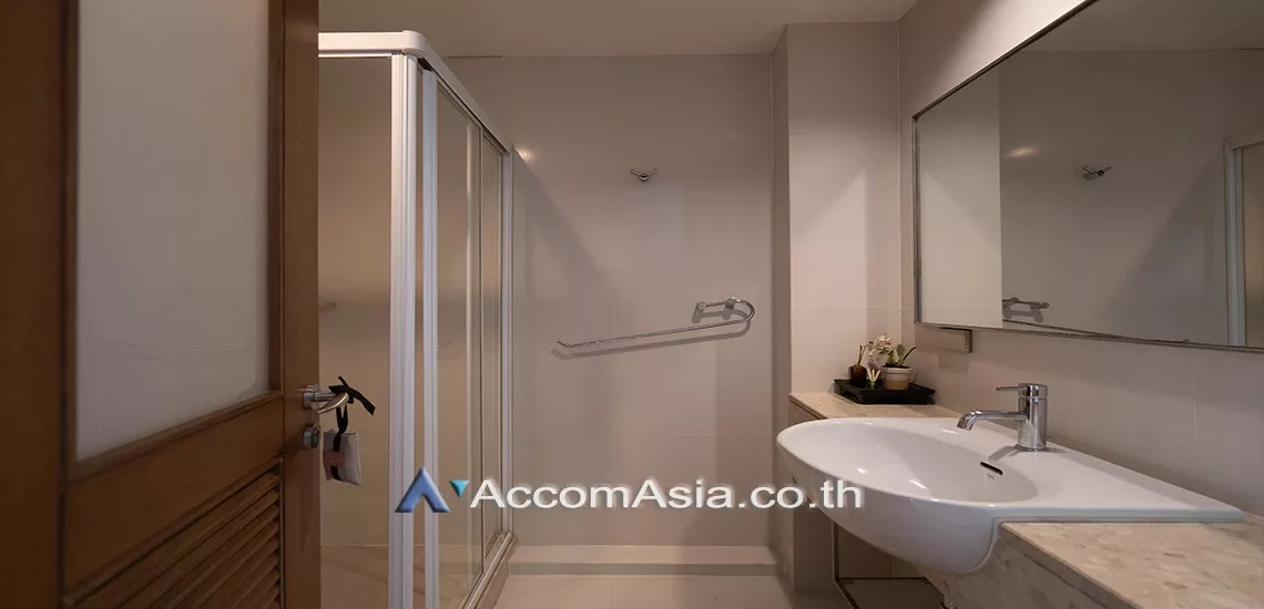 9  3 br Apartment For Rent in Ploenchit ,Bangkok BTS Ploenchit at Set on Landscape Court Yard AA30474