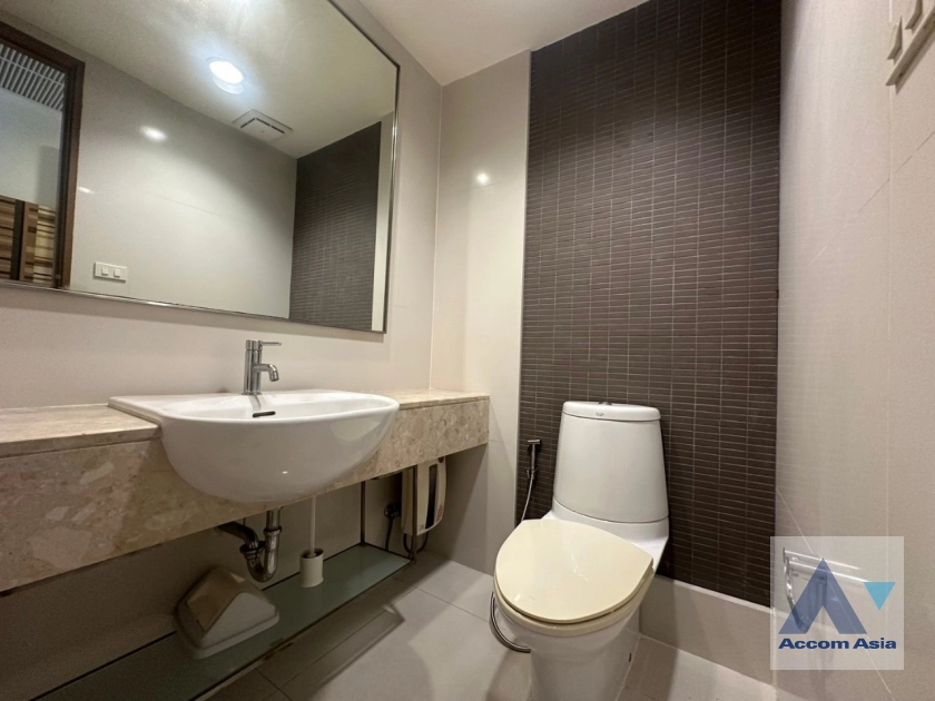 18  3 br Apartment for rent and sale in Ploenchit ,Bangkok BTS Ploenchit at Set on Landscape Court Yard AA30474