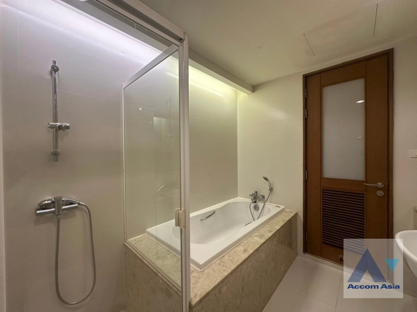 16  3 br Apartment for rent and sale in Ploenchit ,Bangkok BTS Ploenchit at Set on Landscape Court Yard AA30474