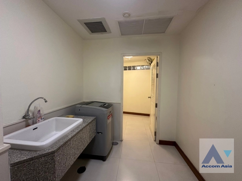 13  3 br Apartment for rent and sale in Ploenchit ,Bangkok BTS Ploenchit at Set on Landscape Court Yard AA30474