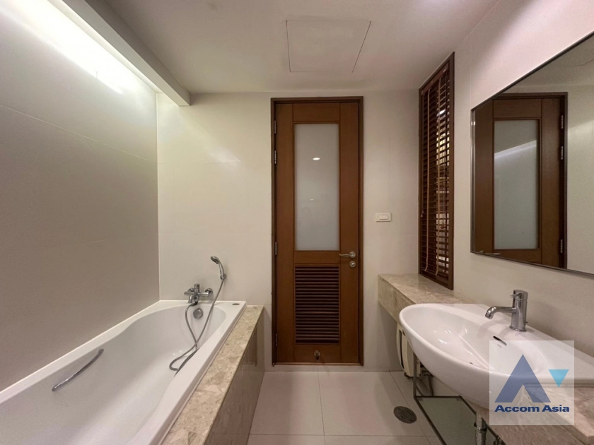 17  3 br Apartment for rent and sale in Ploenchit ,Bangkok BTS Ploenchit at Set on Landscape Court Yard AA30474