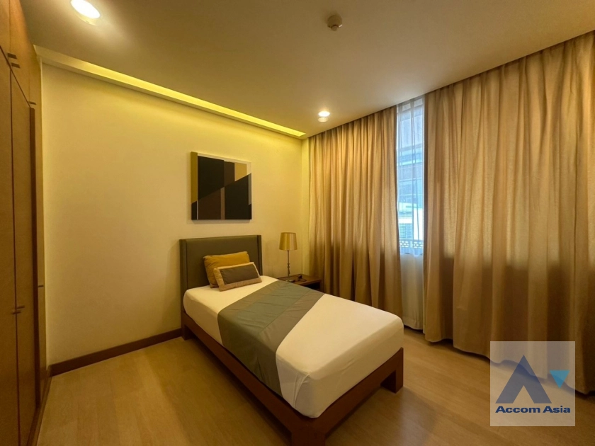 11  3 br Apartment for rent and sale in Ploenchit ,Bangkok BTS Ploenchit at Set on Landscape Court Yard AA30474