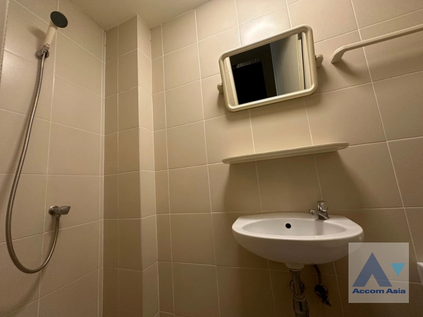 21  3 br Apartment for rent and sale in Ploenchit ,Bangkok BTS Ploenchit at Set on Landscape Court Yard AA30474