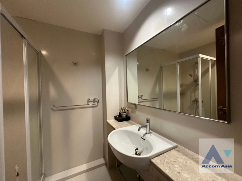 14  3 br Apartment for rent and sale in Ploenchit ,Bangkok BTS Ploenchit at Set on Landscape Court Yard AA30474