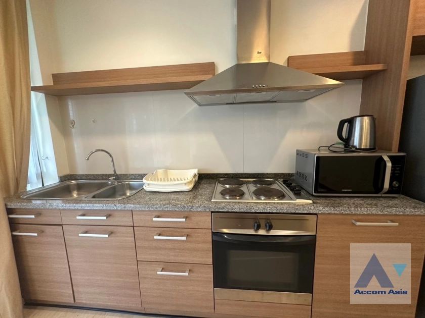 8  3 br Apartment for rent and sale in Ploenchit ,Bangkok BTS Ploenchit at Set on Landscape Court Yard AA30474