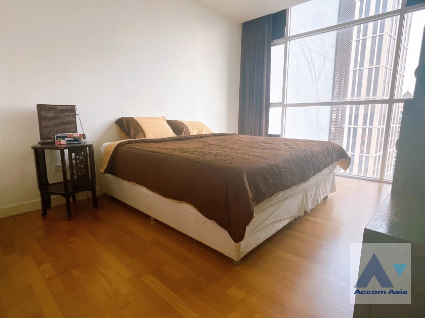 unit 1 Bedroom  Condominium For Rent & Sale in Sathorn, Bangkok  near BTS Chong Nonsi (AA30476)