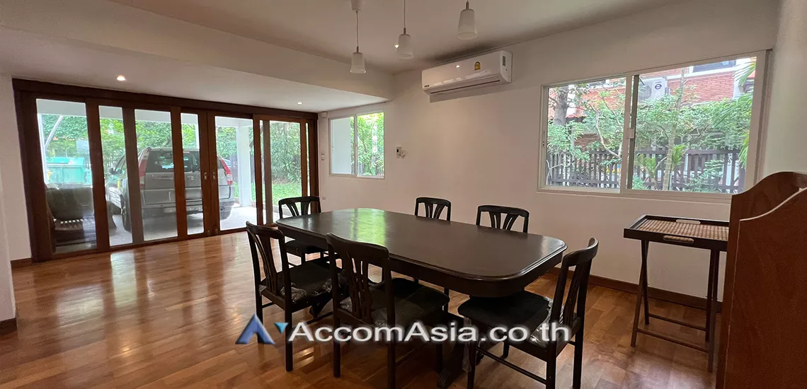 14  4 br House For Rent in Ratchadapisek ,Bangkok  at Thai Village AA30492