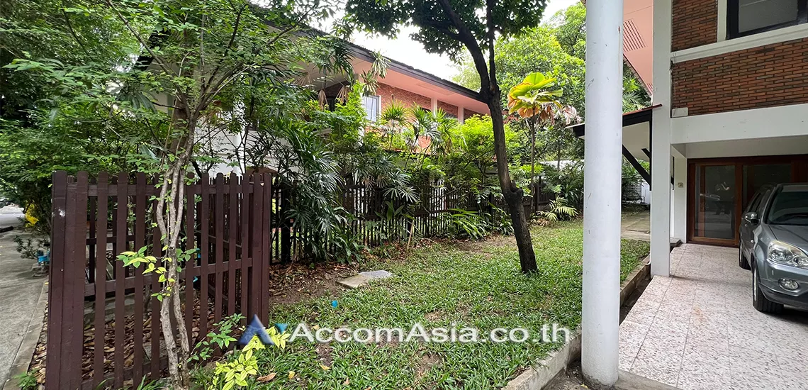 33  4 br House For Rent in Ratchadapisek ,Bangkok  at Thai Village AA30492