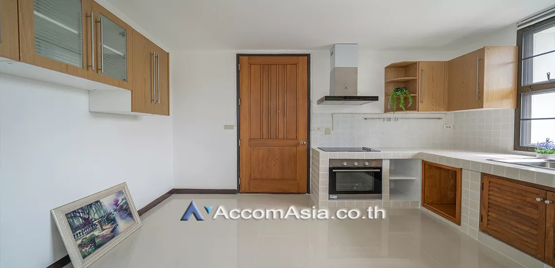 6  2 br Apartment For Rent in Sathorn ,Bangkok BRT Thanon Chan at Spacious Residence Situated on Chan Road AA30493
