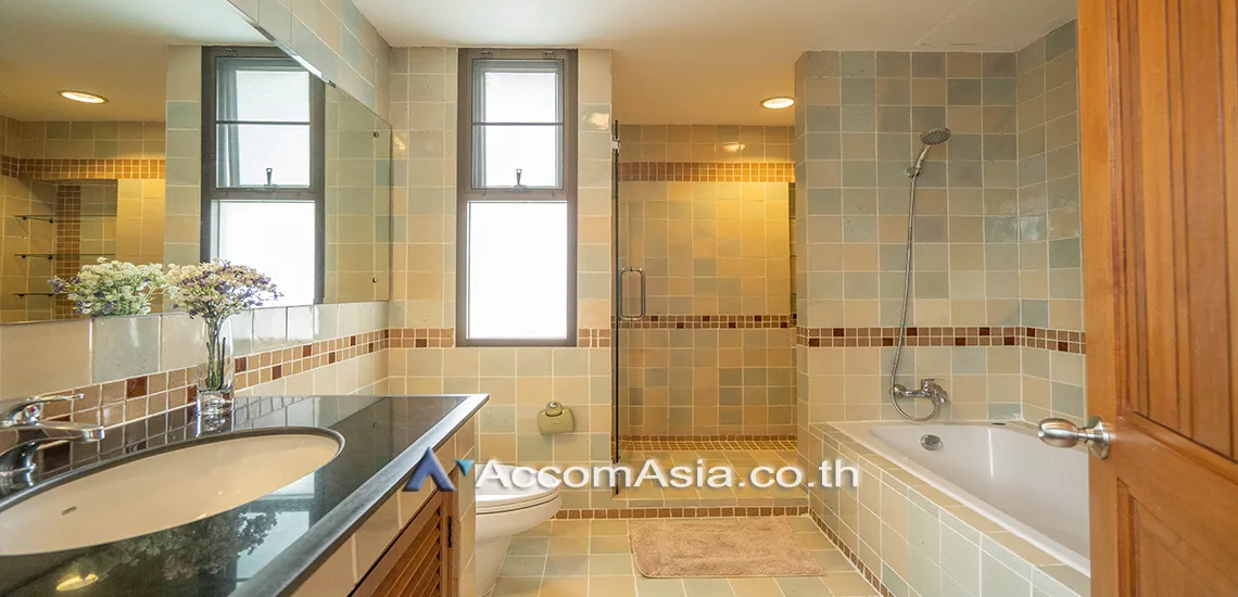 10  2 br Apartment For Rent in Sathorn ,Bangkok BRT Thanon Chan at Spacious Residence Situated on Chan Road AA30493