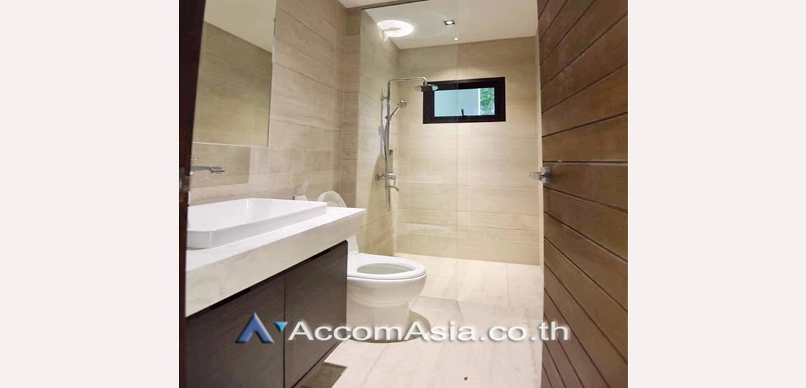 16  4 br House for rent and sale in Ratchadaphisek ,Bangkok MRT Sutthisan AA30494