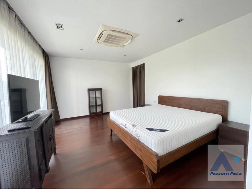 9  4 br House for rent and sale in Ratchadaphisek ,Bangkok MRT Sutthisan AA30494