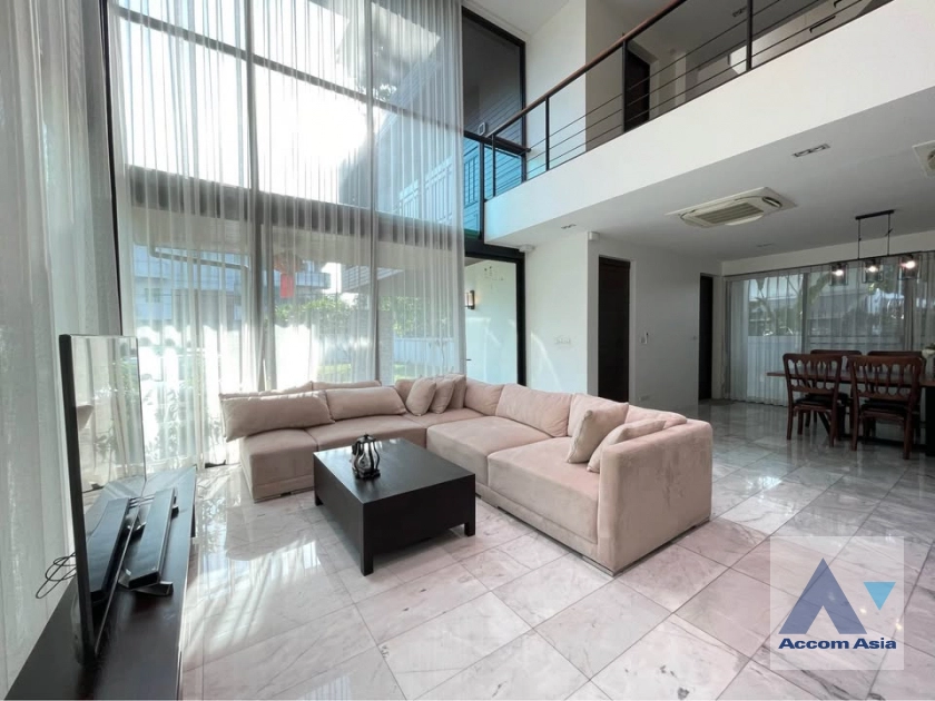  1  4 br House for rent and sale in Ratchadaphisek ,Bangkok MRT Sutthisan AA30494