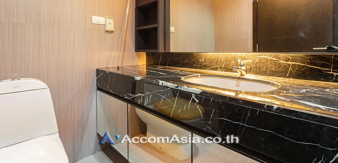 10  2 br Condominium For Sale in Sukhumvit ,Bangkok BTS Thong Lo at Villa Sikhara AA30497