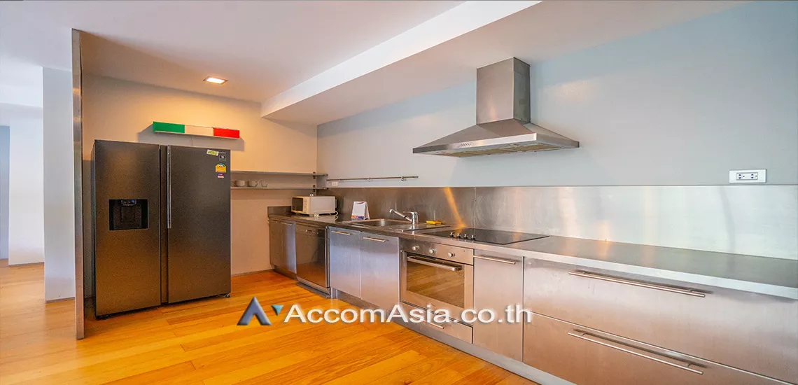 Pet friendly |  2 Bedrooms  Condominium For Rent in Sukhumvit, Bangkok  near BTS Phra khanong (AA30509)