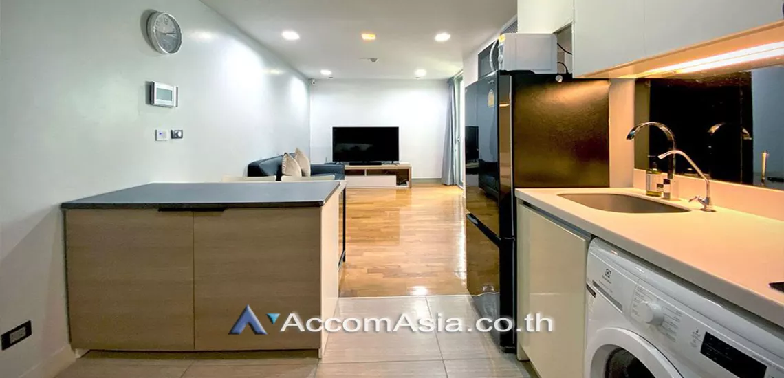 unit 1 Bedroom  Condominium For Sale in Silom, Bangkok  near BTS Chong Nonsi (AA30518)