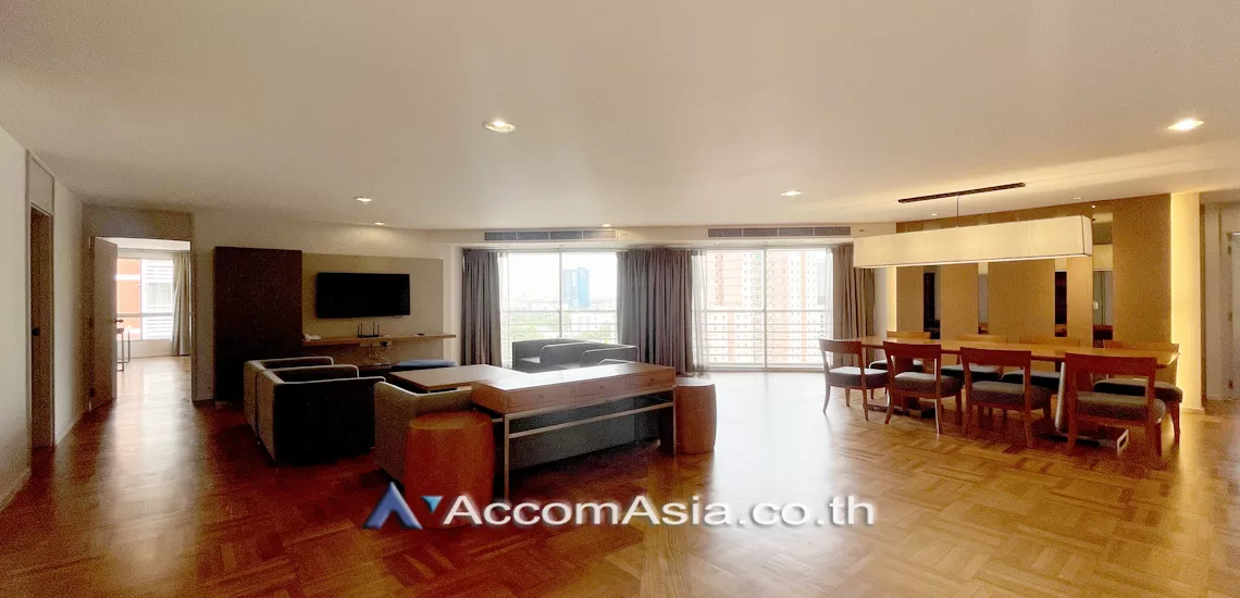  3 Bedrooms  Apartment For Rent in Sathorn, Bangkok  near BTS Chong Nonsi (AA30523)