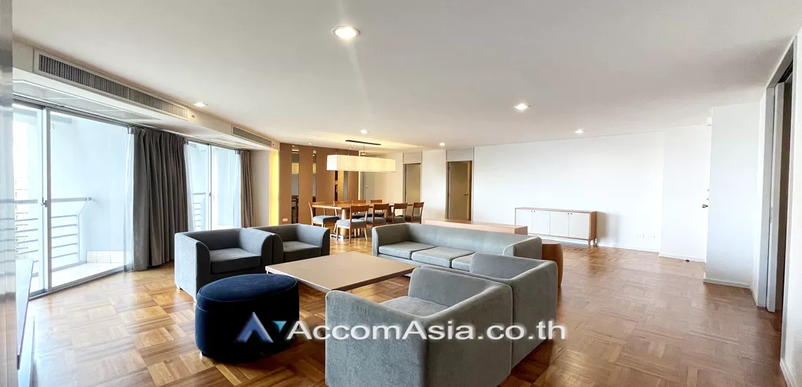  3 Bedrooms  Apartment For Rent in Sathorn, Bangkok  near BTS Chong Nonsi (AA30523)