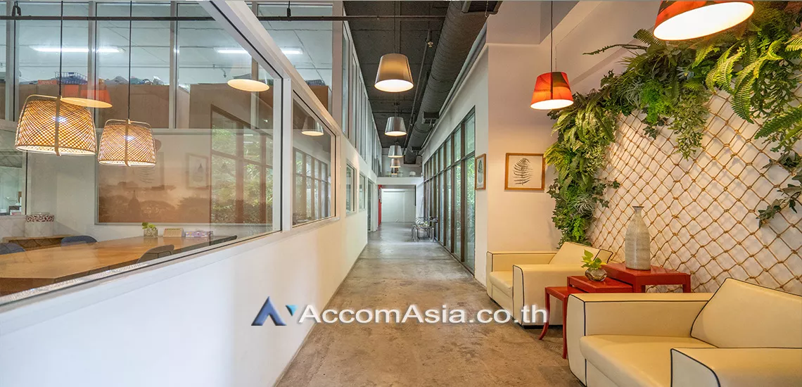  1  Condominium For Sale in Sukhumvit ,Bangkok BTS Thong Lo at Moon Tower AA30532