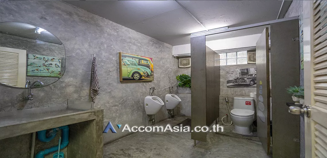 18  Condominium For Sale in Sukhumvit ,Bangkok BTS Thong Lo at Moon Tower AA30532